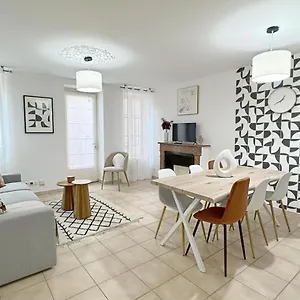 Zelie , Lyon France